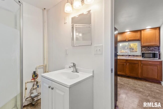 Building Photo - 4208 S Lafayette Ave