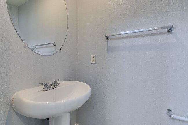 Building Photo - Bright & Spacious Home with Open Layout and Prime Location
