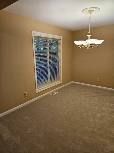 Building Photo - 465 Pebble Creek Dr