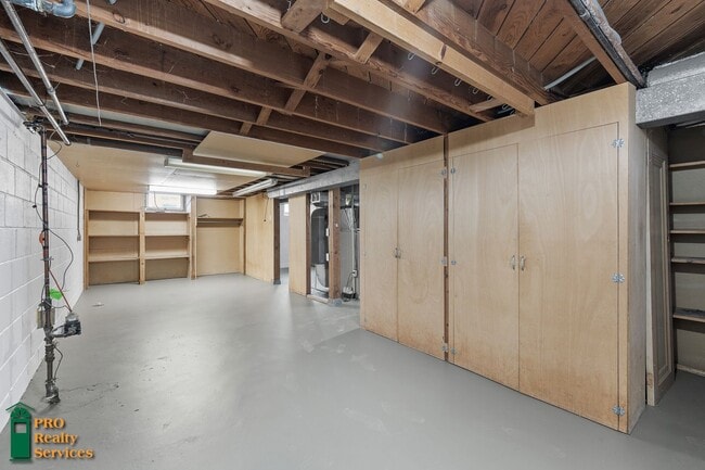 Building Photo - 4 Bedroom Home **Free August Rent with an ...