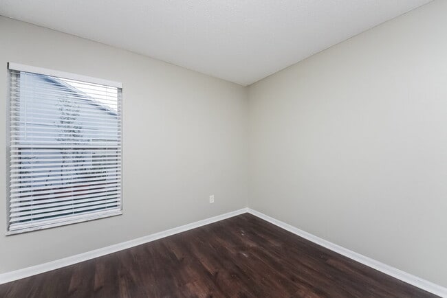 Building Photo - 2125 Fennell St