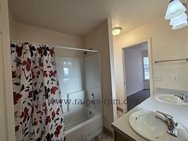 Building Photo - 1885 N Allumbaugh St