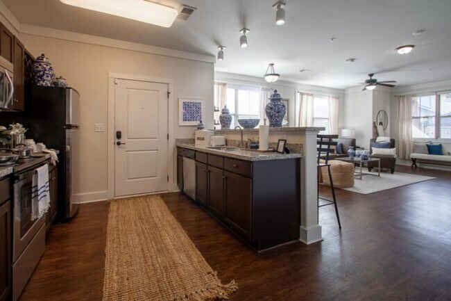 Building Photo - 501 Hamlet Wy