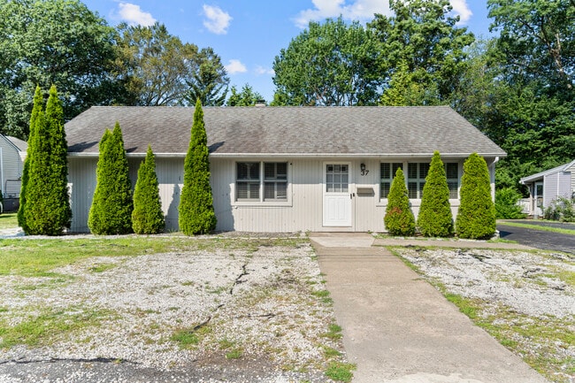 Primary Photo - 37 Tarinelli Cir