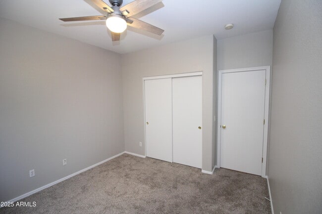 Building Photo - 8166 W Rose Garden Ln