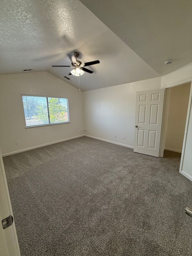 Building Photo - Remodeled Home: 4 Bd/ 2.5 Bath Two Story!