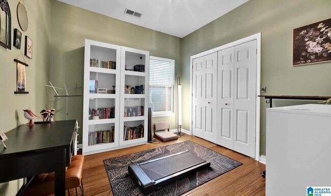 Building Photo - 5270 Cottage Ln