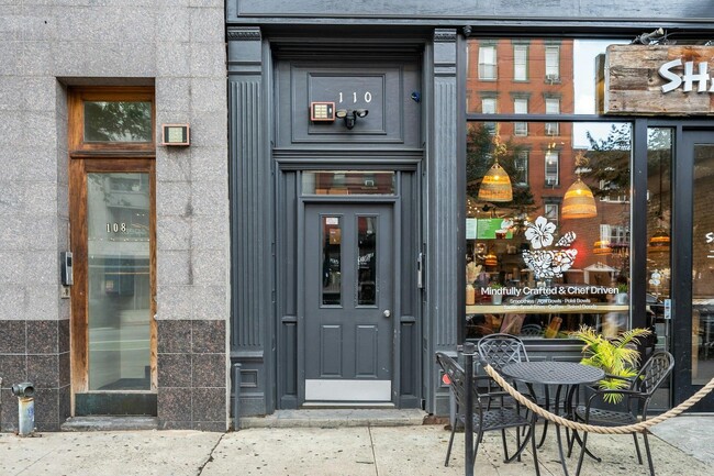 Primary Photo - 110 Washington St