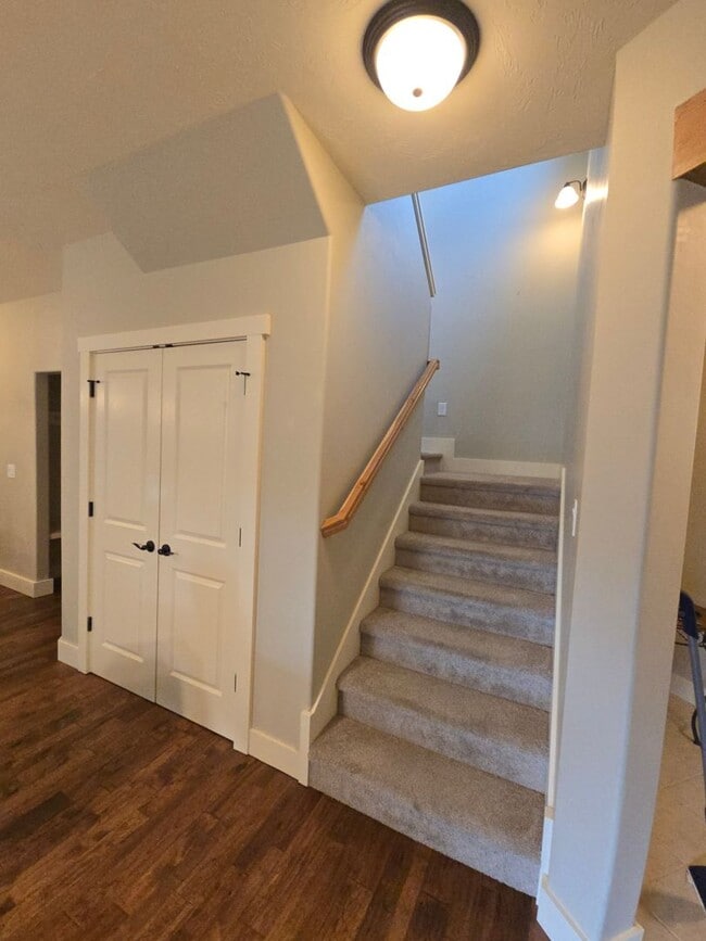Building Photo - 19 Cobble Stone Way