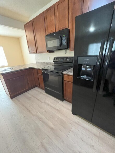 kitchen - 3070 Harpy Grove