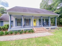 Building Photo - Downtown Ocean Springs Living! Charming 3 ...