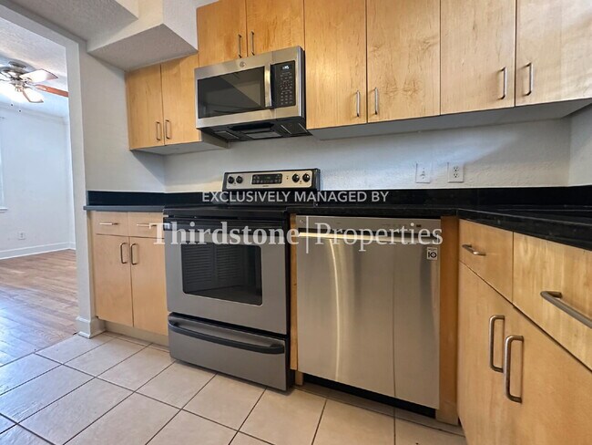 Building Photo - 319 1st Ave N
