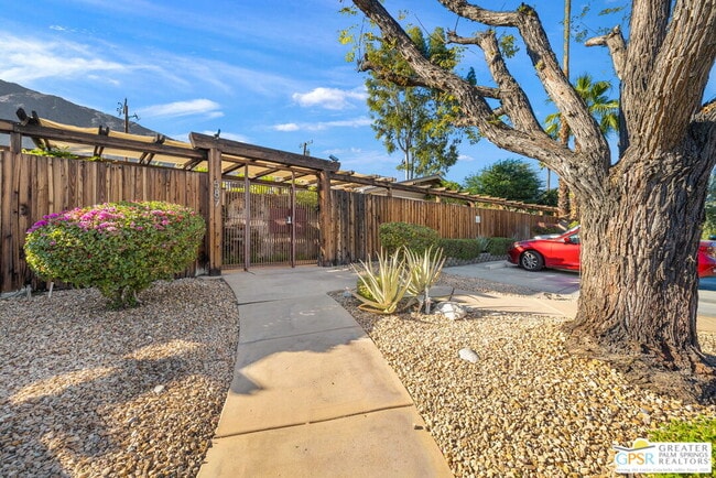 Building Photo - 587 S Calle Ajo