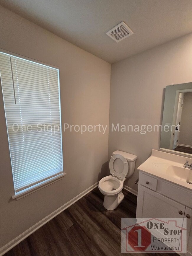 Building Photo - Beautiful 4 Bedroom 4 Bathroom in Belton!