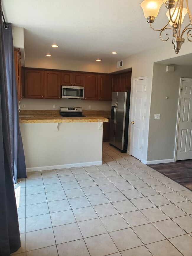 Building Photo - 4 Bedrooms in Gated Community