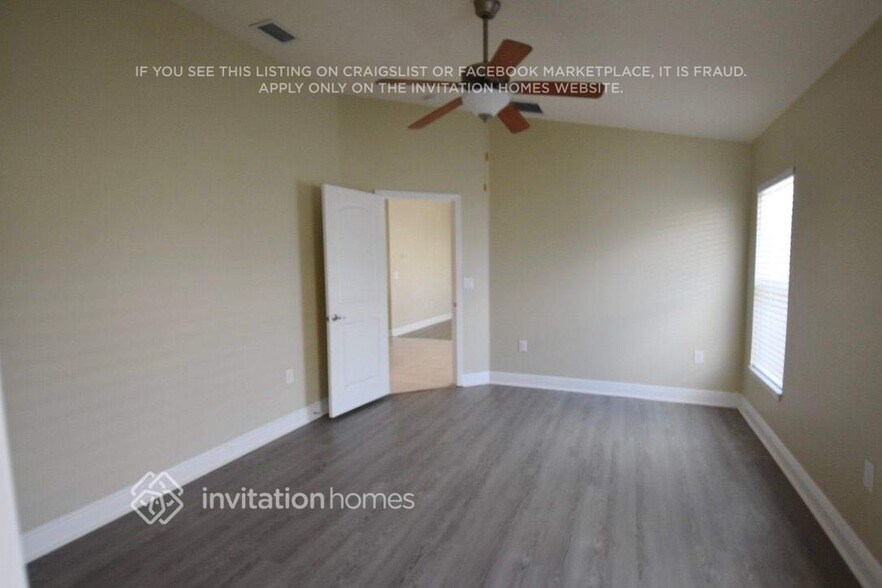 Building Photo - 6035 Serene Pl