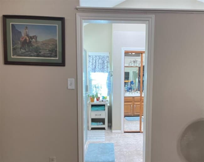 Building Photo - 6401 Woodcrest Dr