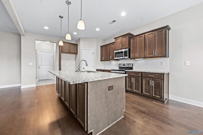 Building Photo - 104 Erskin Parcus Dr