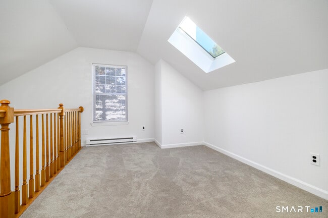 Building Photo - 905 Oronoke Rd