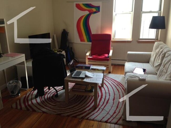 Building Photo - Cozy Studio w/ separated Kitchen!