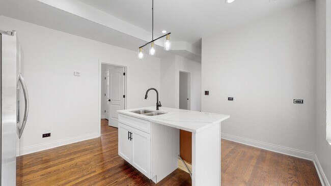 Building Photo - 6227 S Langley Ave