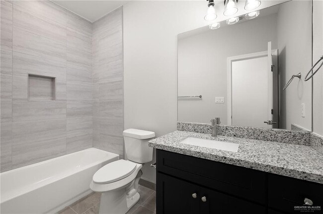 Building Photo - 2526 N Vly Cir