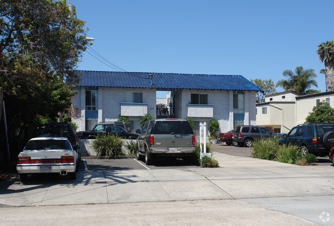 Building Photo - Casa Bahia