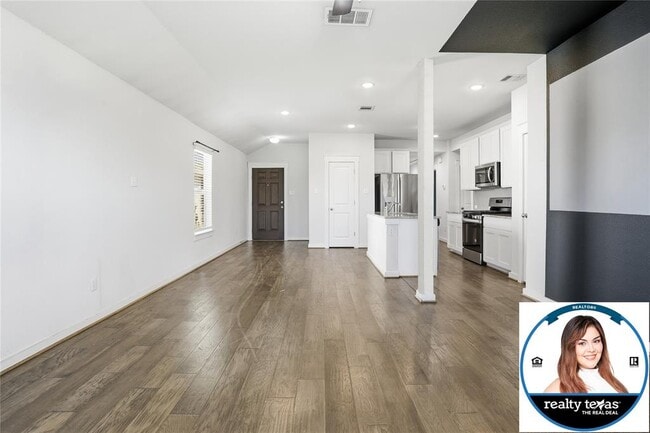 Building Photo - 224 Gidran Trail