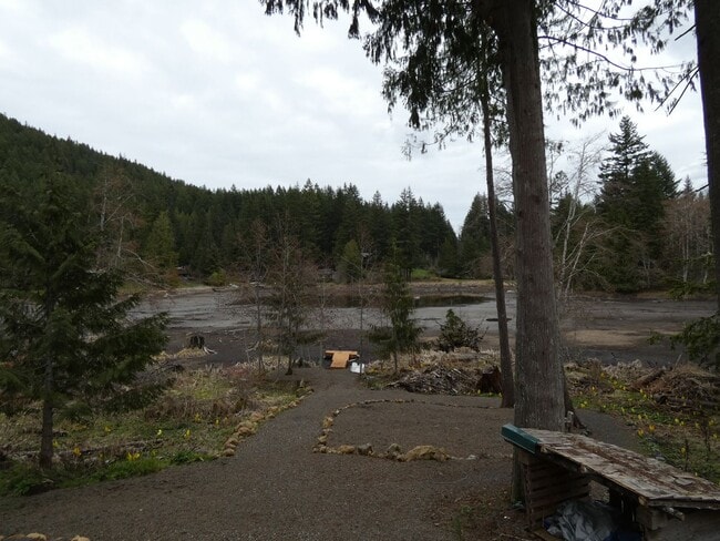 Building Photo - **Charming Cabin**