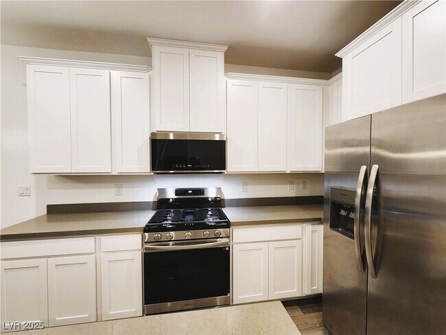 Building Photo - 25 Barbara Ln