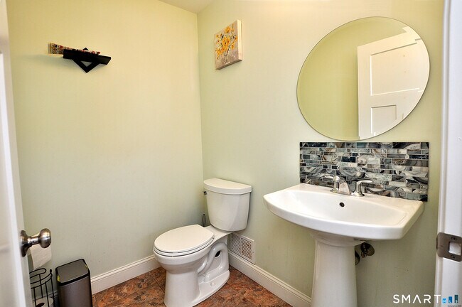Building Photo - 103 Old Village Cir