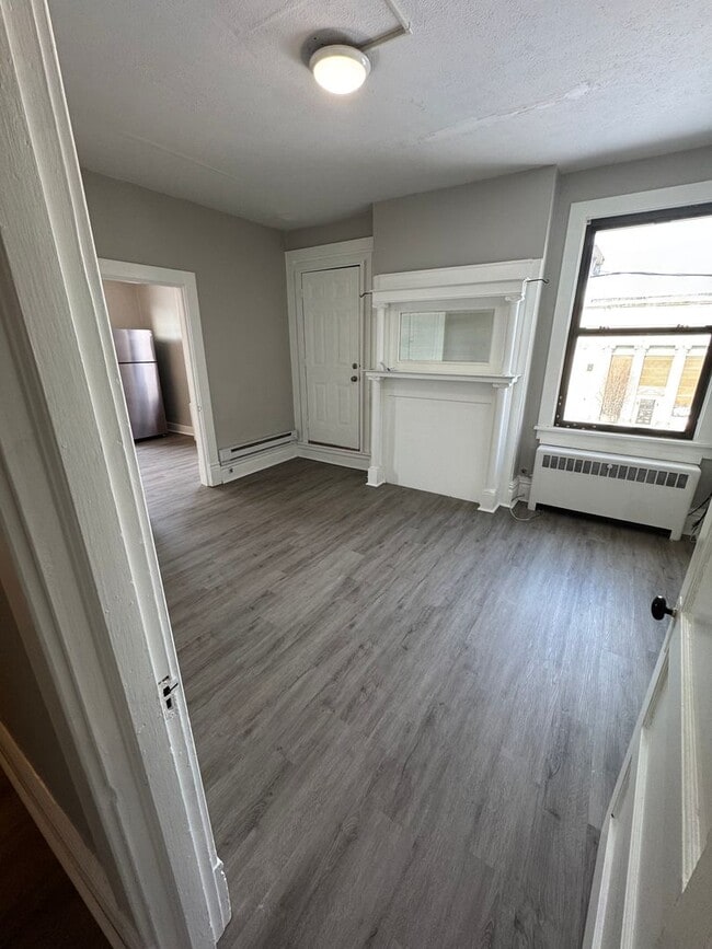 Building Photo - 810 Amity St