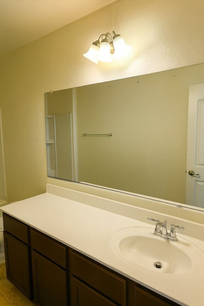 Building Photo - Charming 3BR House in Buckeye