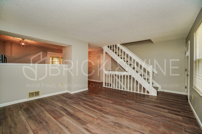 Building Photo - 5064 Cashion Dr