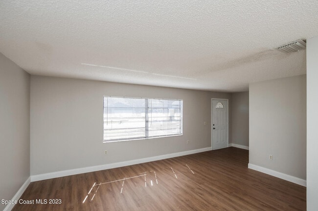 Building Photo - 1298 Robbinswood Dr