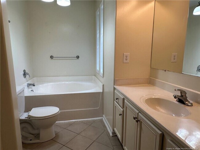 Building Photo - 1519 Pinebrook Dr