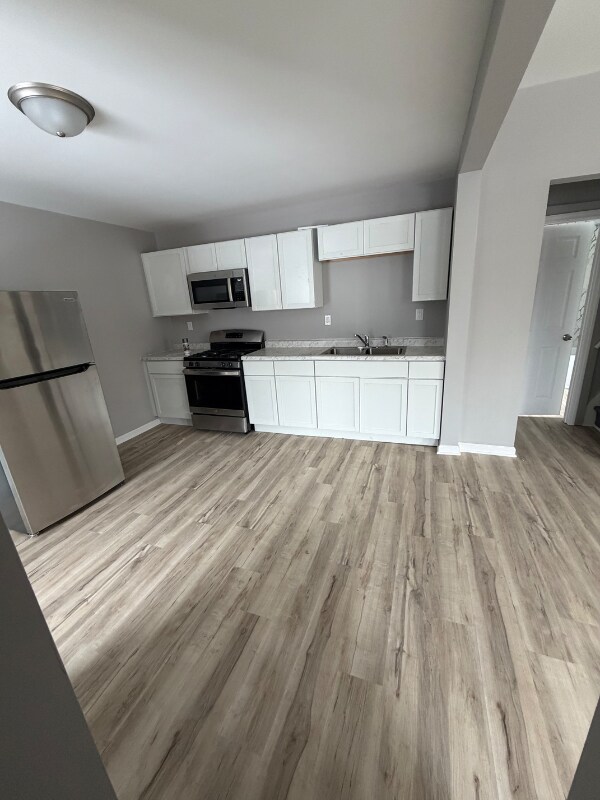 Building Photo - 1646 Center St