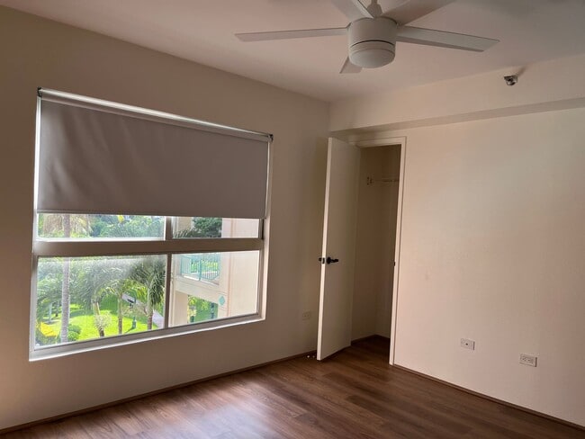 Building Photo - Country Club Village - 2 bedrooms, 2 baths...
