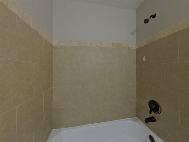 Building Photo - 10457 Royal Andrews Dr