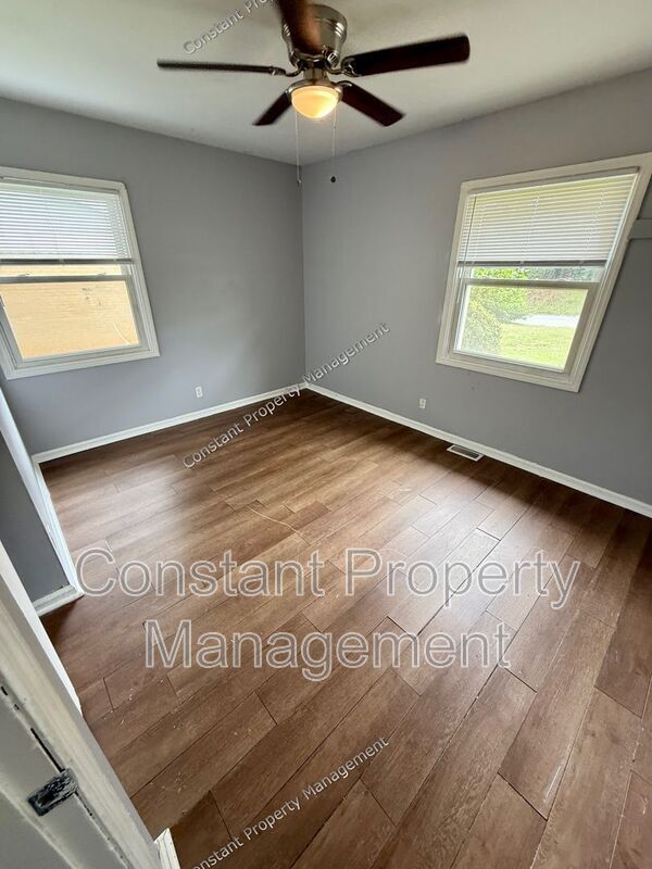 Building Photo - 3343 O'Hara Dr N