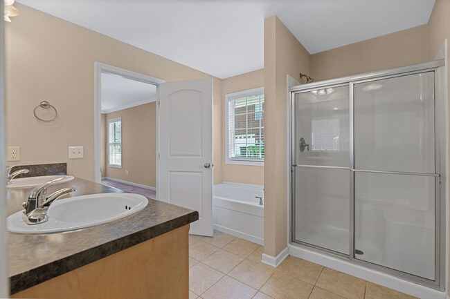 Building Photo - 2758 Slate Dr SW