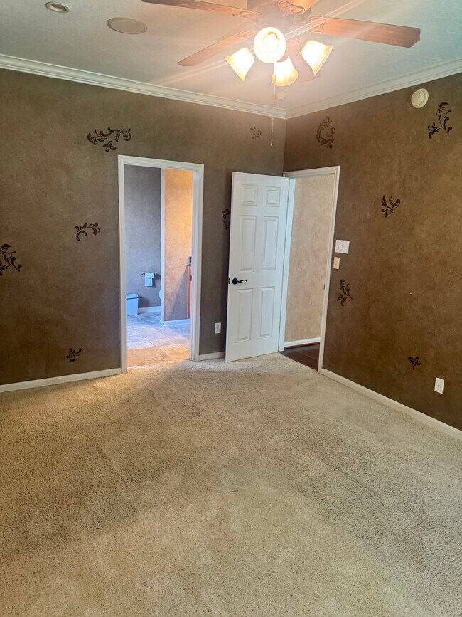 Building Photo - 11303 English Rose Trail