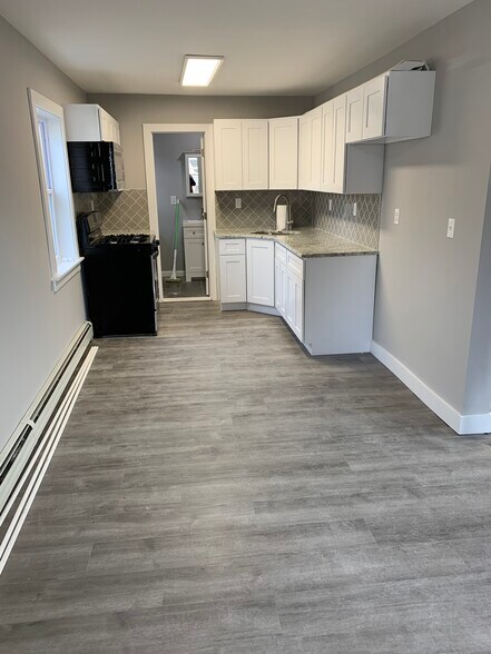 Building Photo - 231 west price street