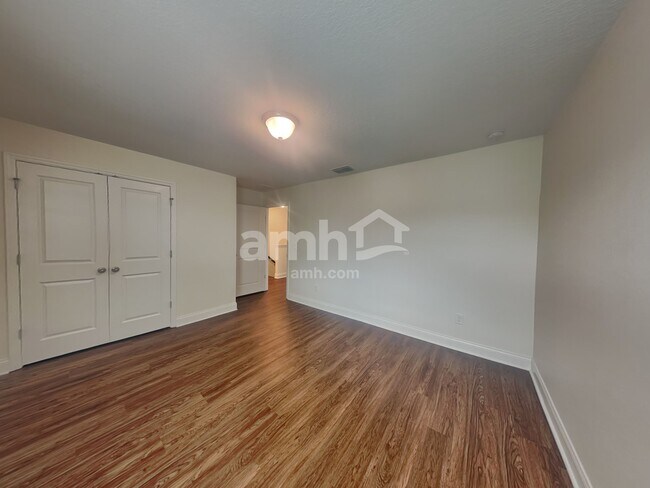 Building Photo - 1353 Mount Logan Dr