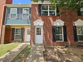 Building Photo - Recently rehabbed. Available now