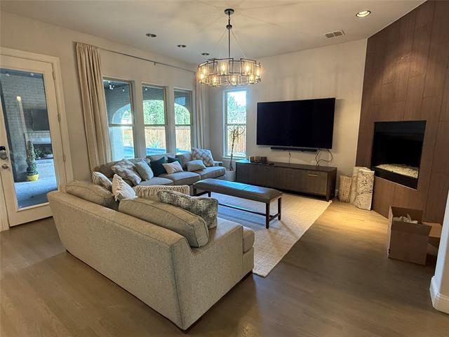 Building Photo - 3736 Greenbrier Dr