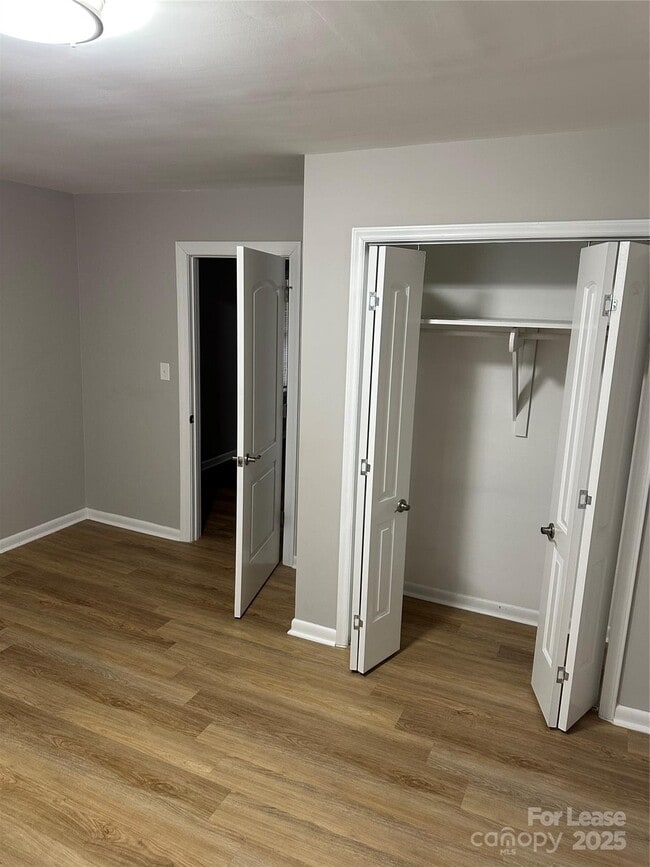 Building Photo - 816 E Catawba St