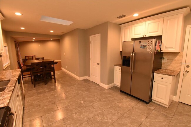 Building Photo - 13801 Cherry Creek Dr