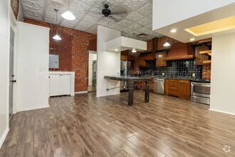 Building Photo - 518 E Douglas Ave