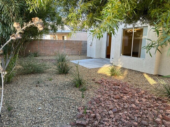 Building Photo - GORGEOUS NORTHWEST HOME, MOVE IN READY!
